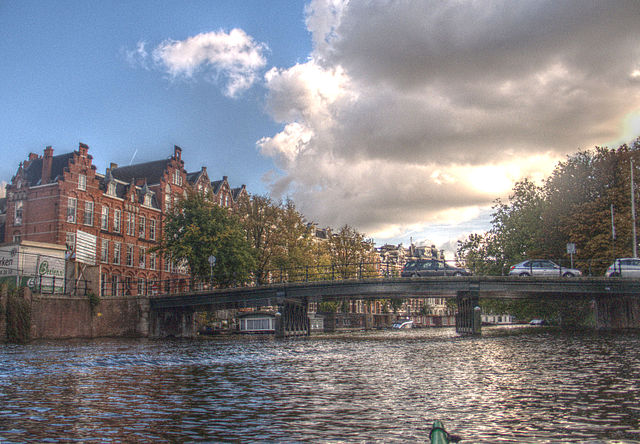 El Koekjesburg (Cookie Bridge) sobre el Singelgracht en Ámsterdam. Fuente: Wikimedia.