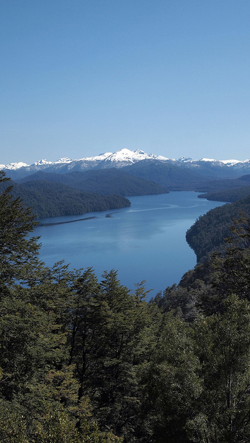Lago Correntoso, Neuquén.
