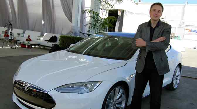 ¿Será Elon Musk, el creador de Tesla y SpaceX, el nuevo Steve Jobs que necesita Apple?