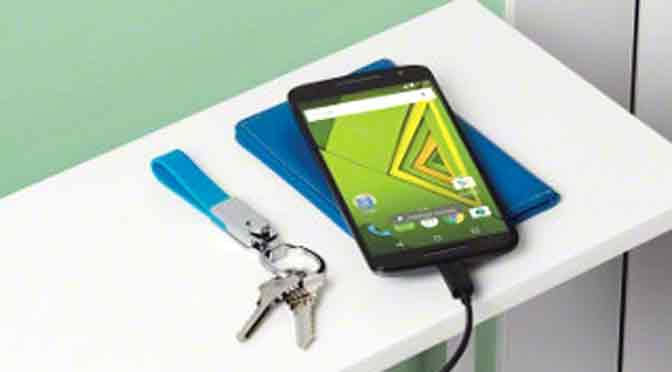 Motorola lanza el X Play, un celular con batería de larga duración