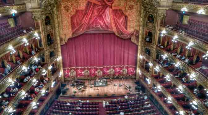 El Teatro Colón de Buenos Aires, desde un Moto X Play