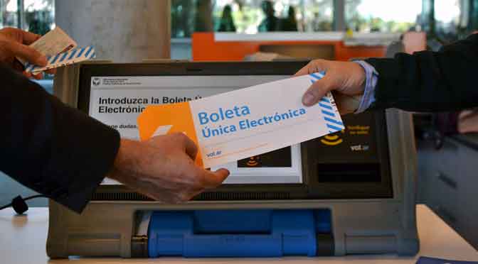 Busaniche: «El voto electrónico es el peor ataque al sistema democrático desde 1983»