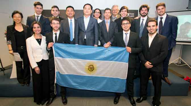 Estudiantes argentinos viajan a China por una beca de Huawei