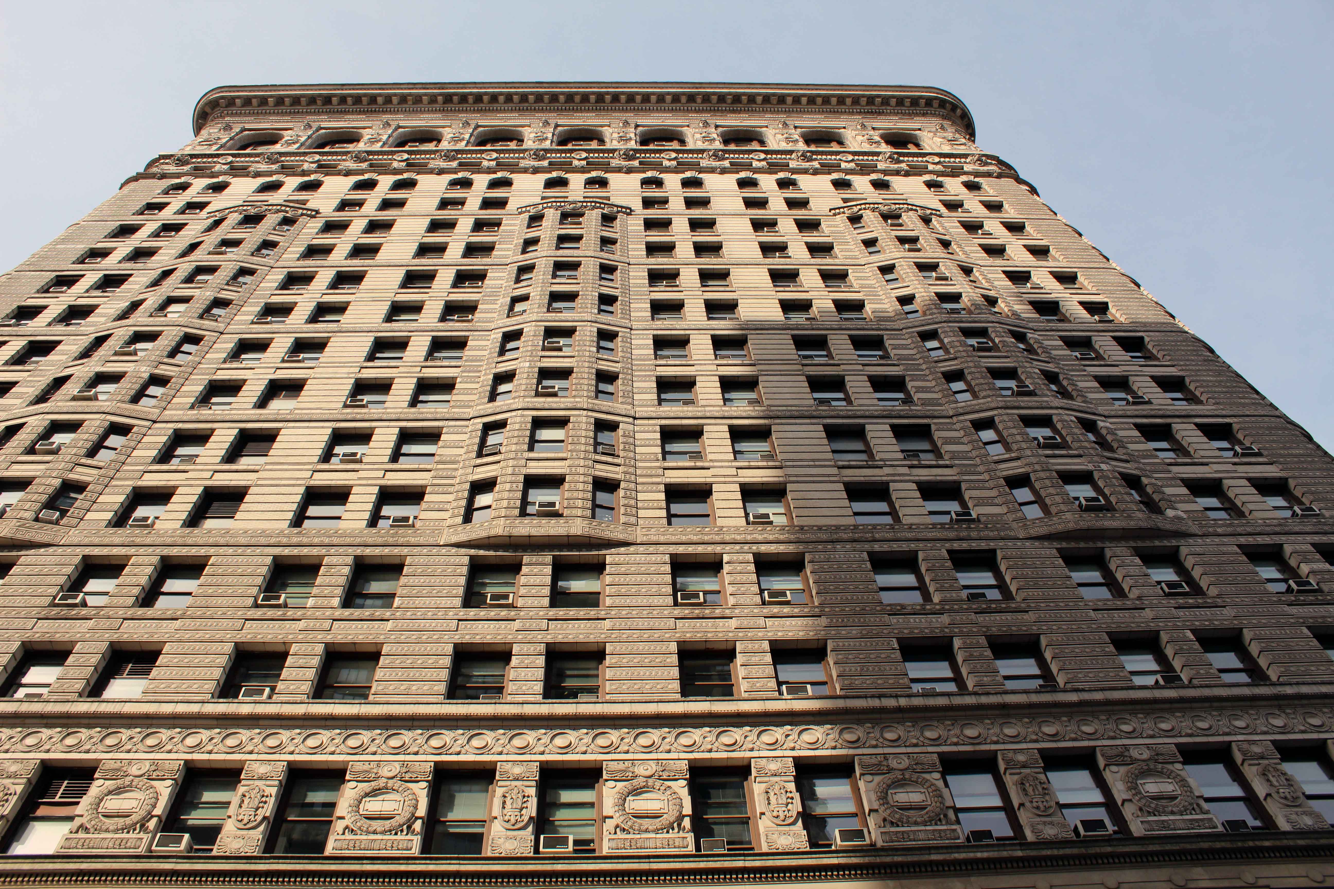 El edificio Flatiron, un hito arquitectónico de New York Bahía César