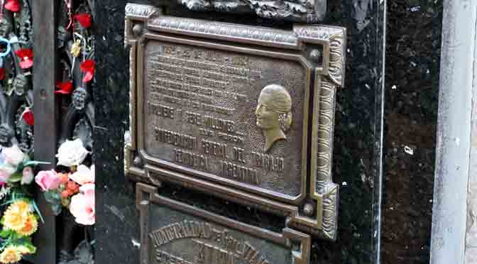 La tumba de Eva Perón en el cementerio de la Recoleta