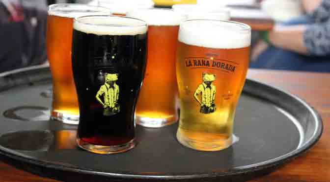 «La rana dorada», un pub de cerveza en Argentina a 5.300 km de Buenos Aires