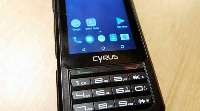 Cyrus, celular resistente para ambientes extremos, llega a la Argentina
