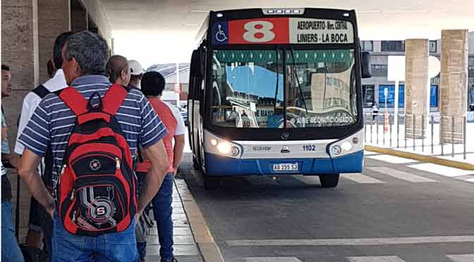 ¿Cómo ir de Buenos Aires al aeropuerto de Ezeiza en transporte público?