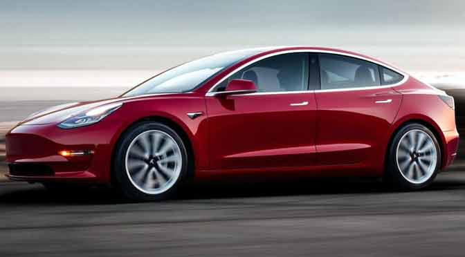 Tesla presentó su Model 3 y anunció que solo venderá en línea