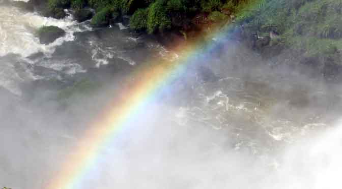 Los arcoíris en las cataratas del Iguazú