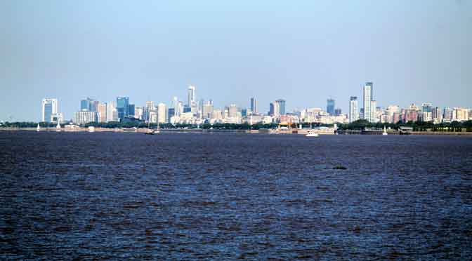 «Skyline» de Buenos Aires desde la costa de La Lucila