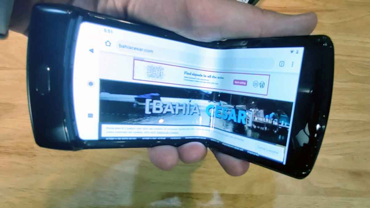 El Motorola Razr 2020 plegable llegará a la Argentina en marzo
