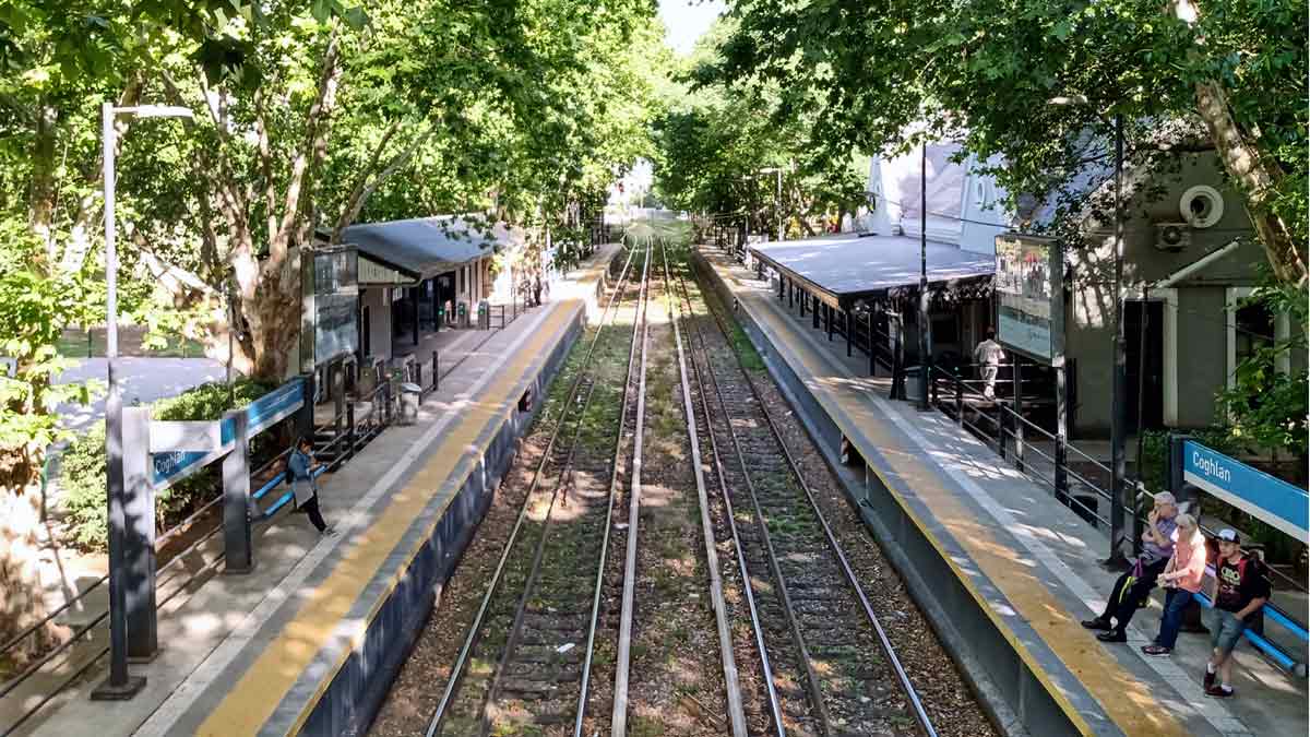 Estación Coghlan, reserva verde y de historia en Buenos Aires