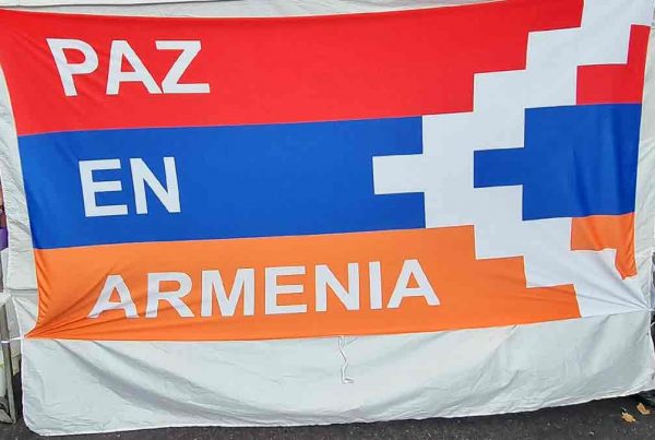 Armenia bandera Artsaj