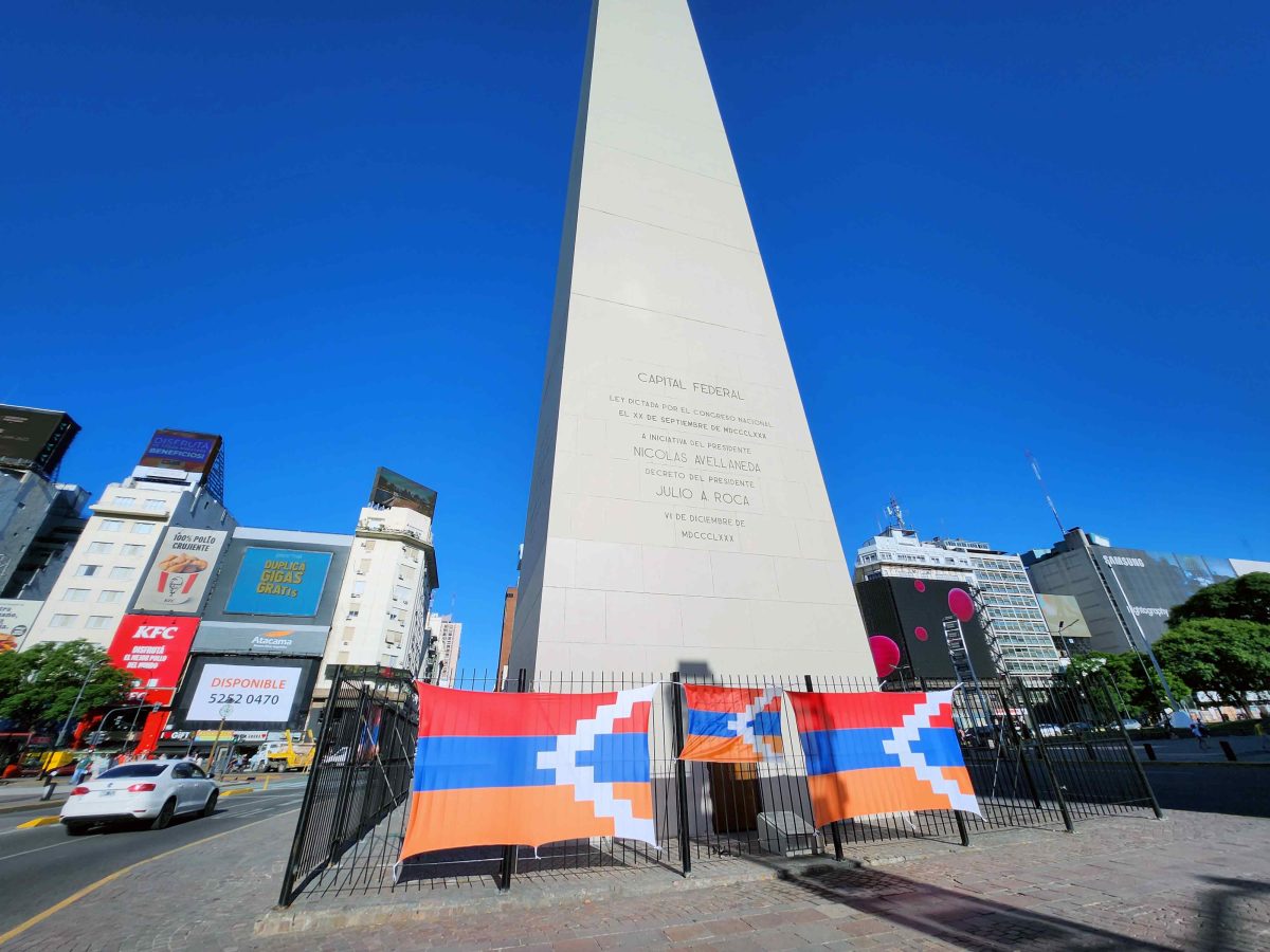 Acto de la comunidad armenia en Buenos Aires contra el bloqueo de Azerbaiyán sobre Artsaj