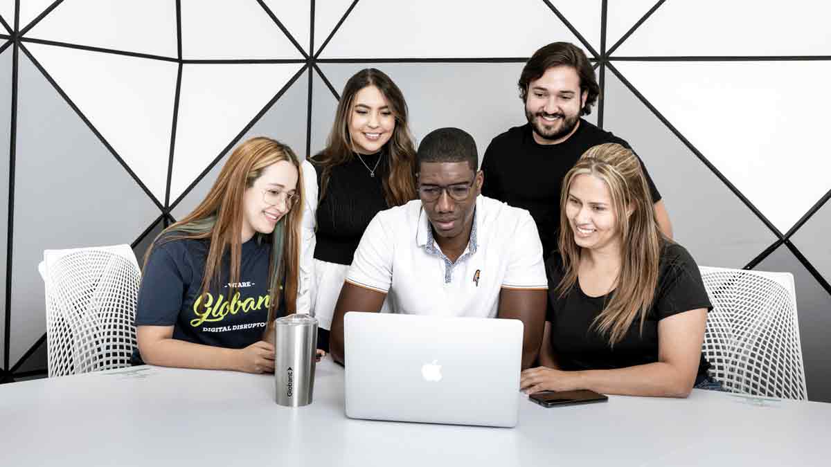 Becas para estudiar carreras de tecnología: Globant lanza programa para 1.000 jóvenes