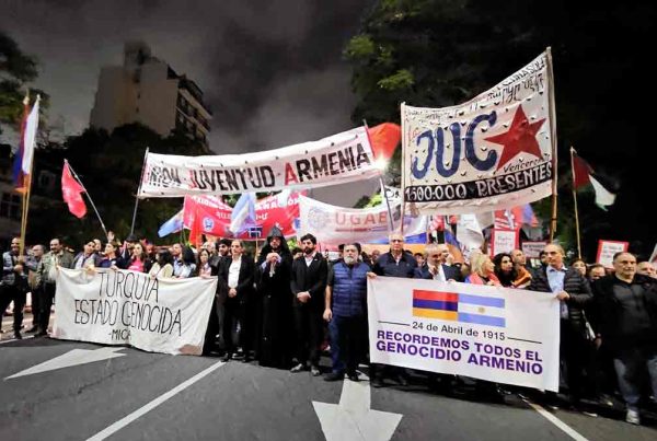 Marcha genocidio armenio 2023.