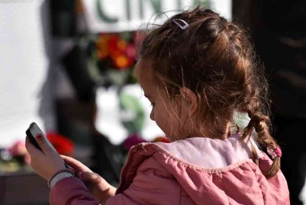 Niño celular