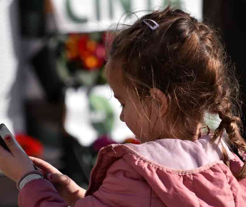 Niño celular