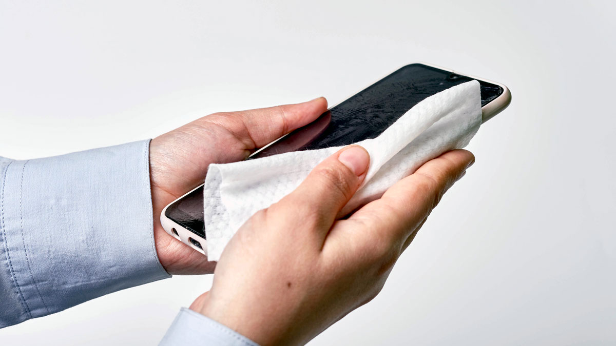 Protege tu celular de los gérmenes con estos 4 consejos de limpieza