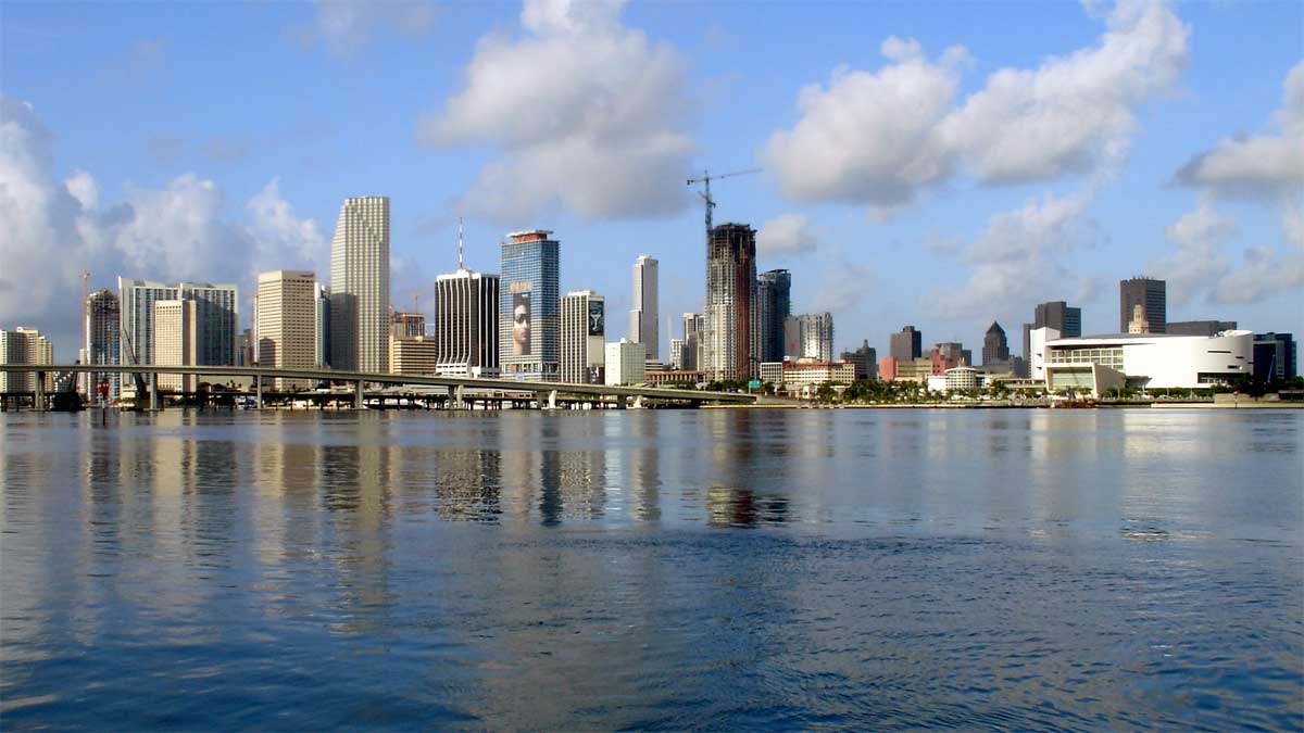 Inversión inmobiliaria latina en EE.UU.: Miami a la vanguardia y el auge de los compradores argentinos