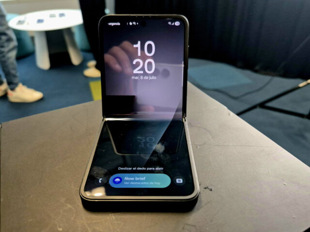 Samsung Galaxy Z Flip 7 FE