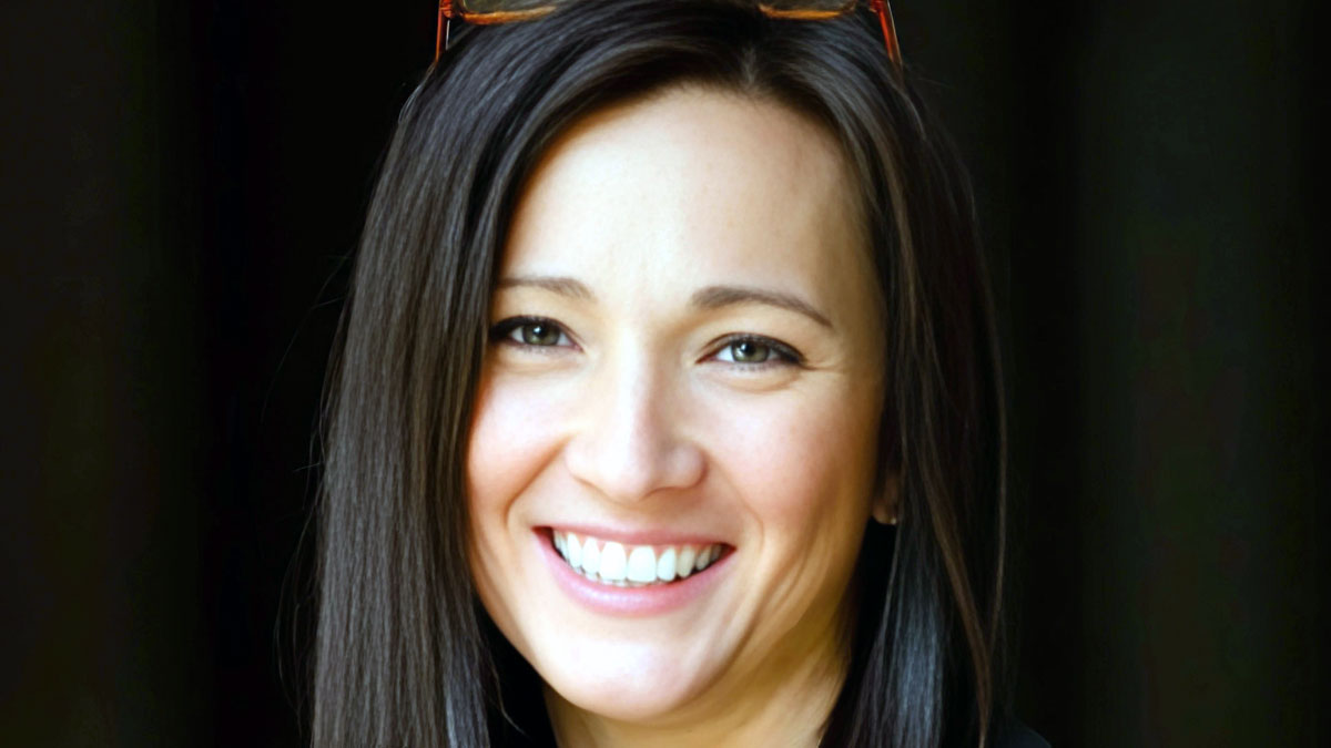 Larissa Knapp piratería