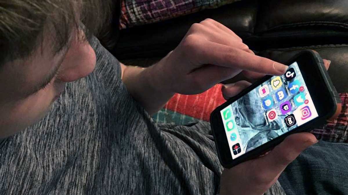 Guía para elegir el primer celular de un chico sin gastar de más