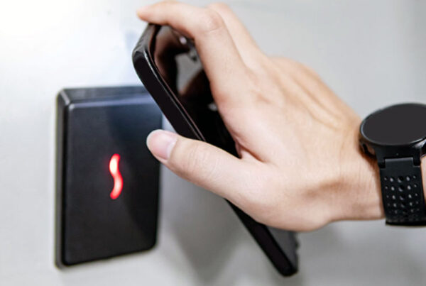Celular acceso oficinas
